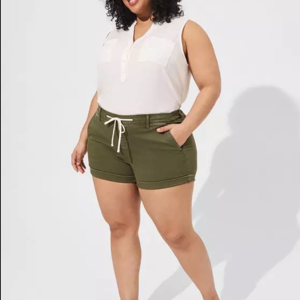 Torrid 3.5 Inch Pull-On #FeeltheFit Stretch Cotton Short Green Sz 00 Drawstring